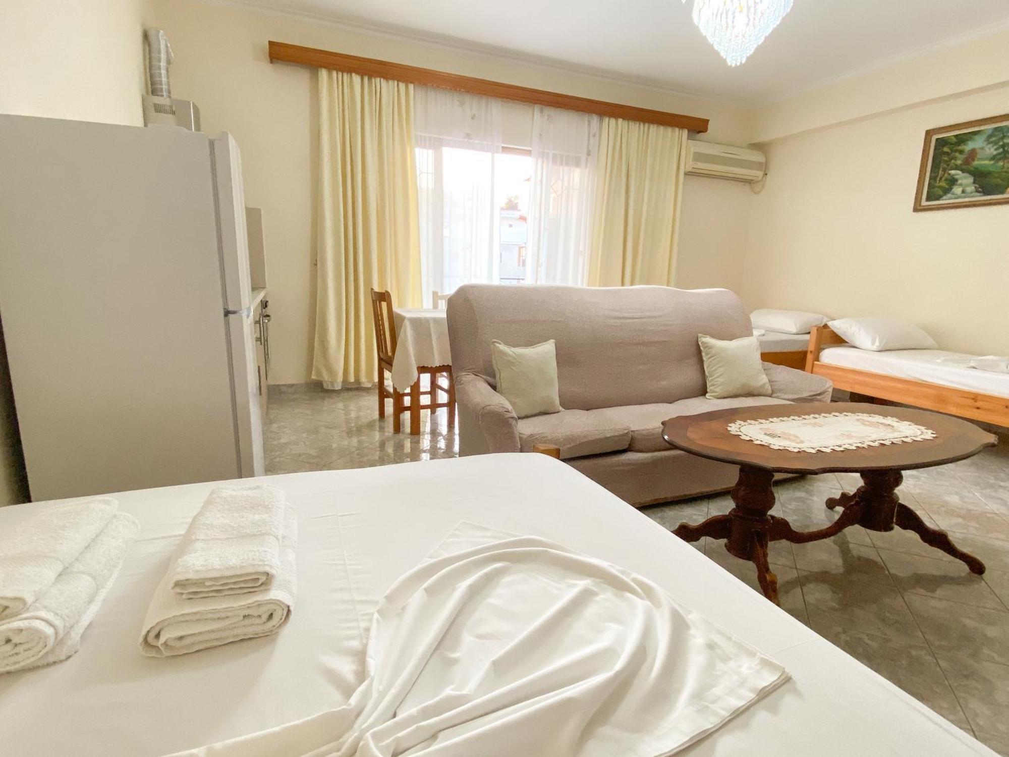 Summerland Saranda Bagian luar foto