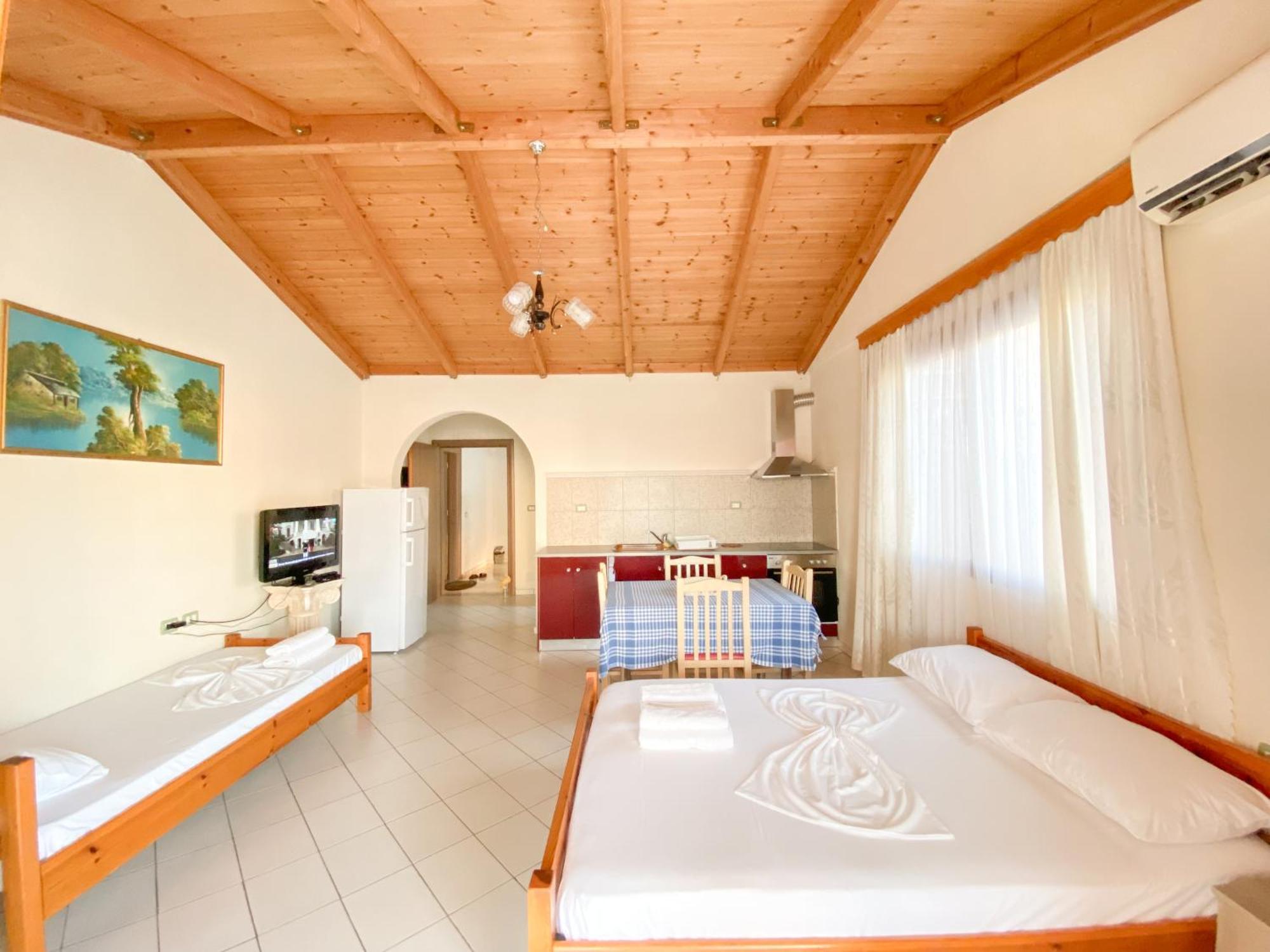 Summerland Saranda Bagian luar foto