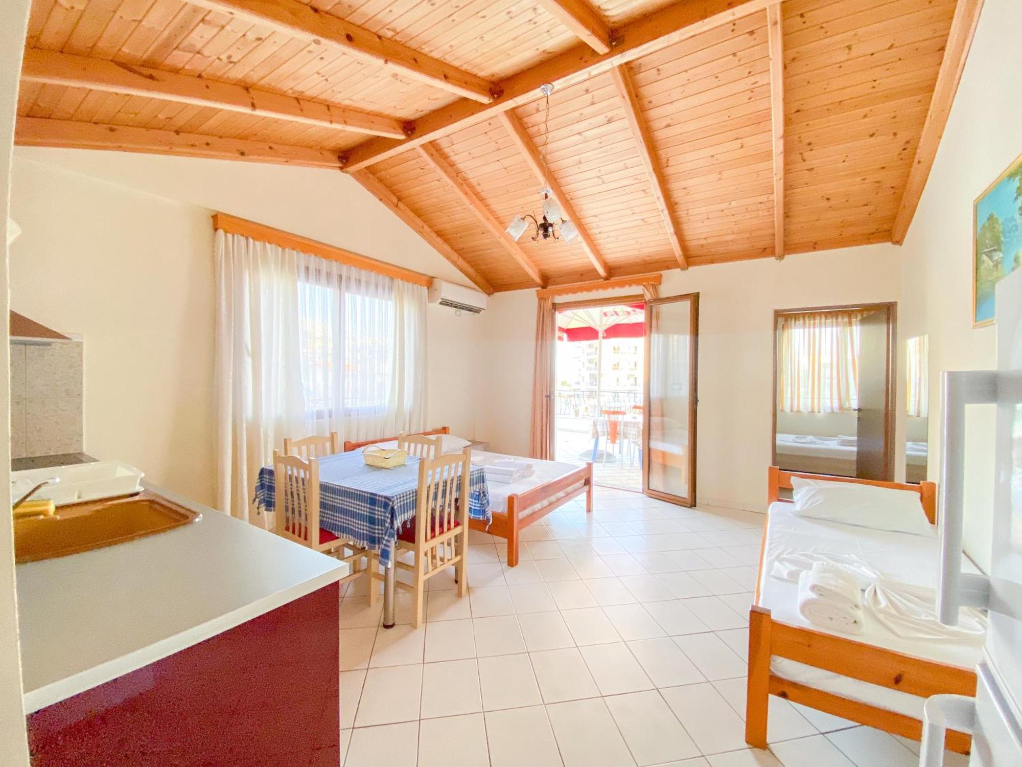 Summerland Saranda Bagian luar foto
