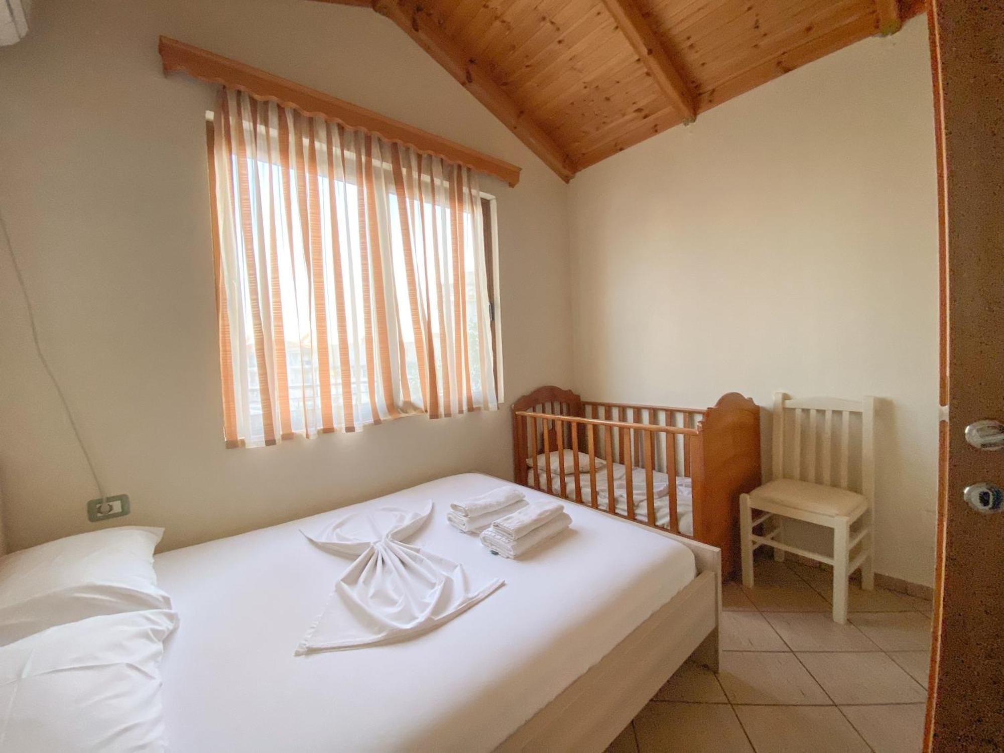 Summerland Saranda Bagian luar foto