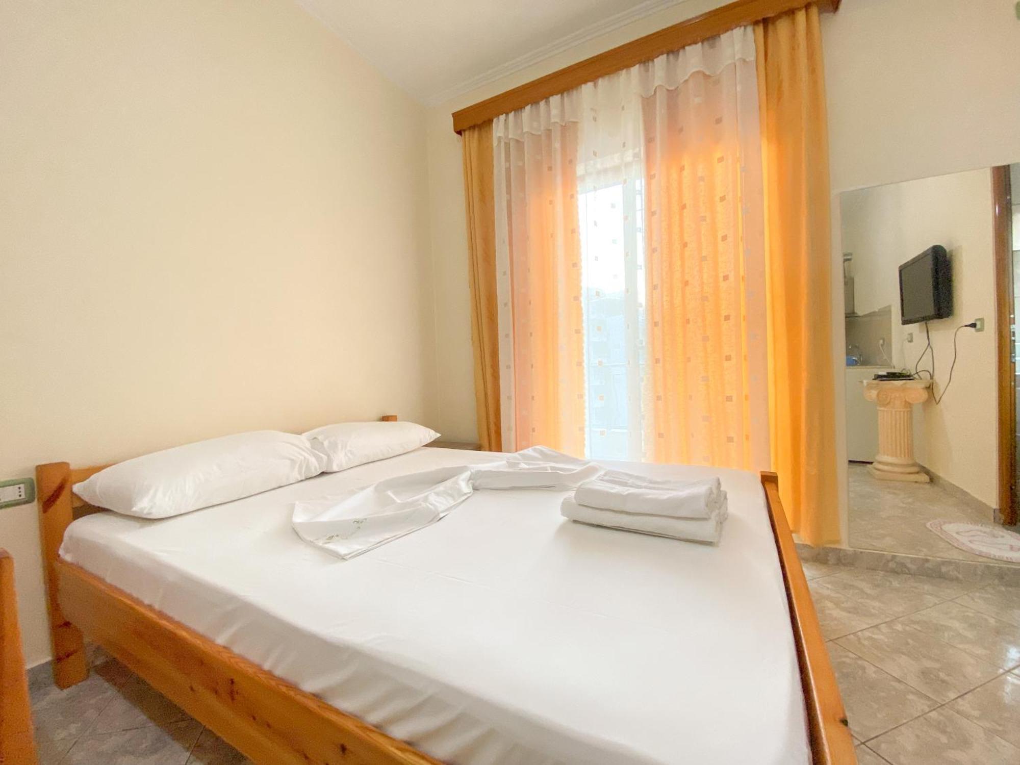 Summerland Saranda Bagian luar foto