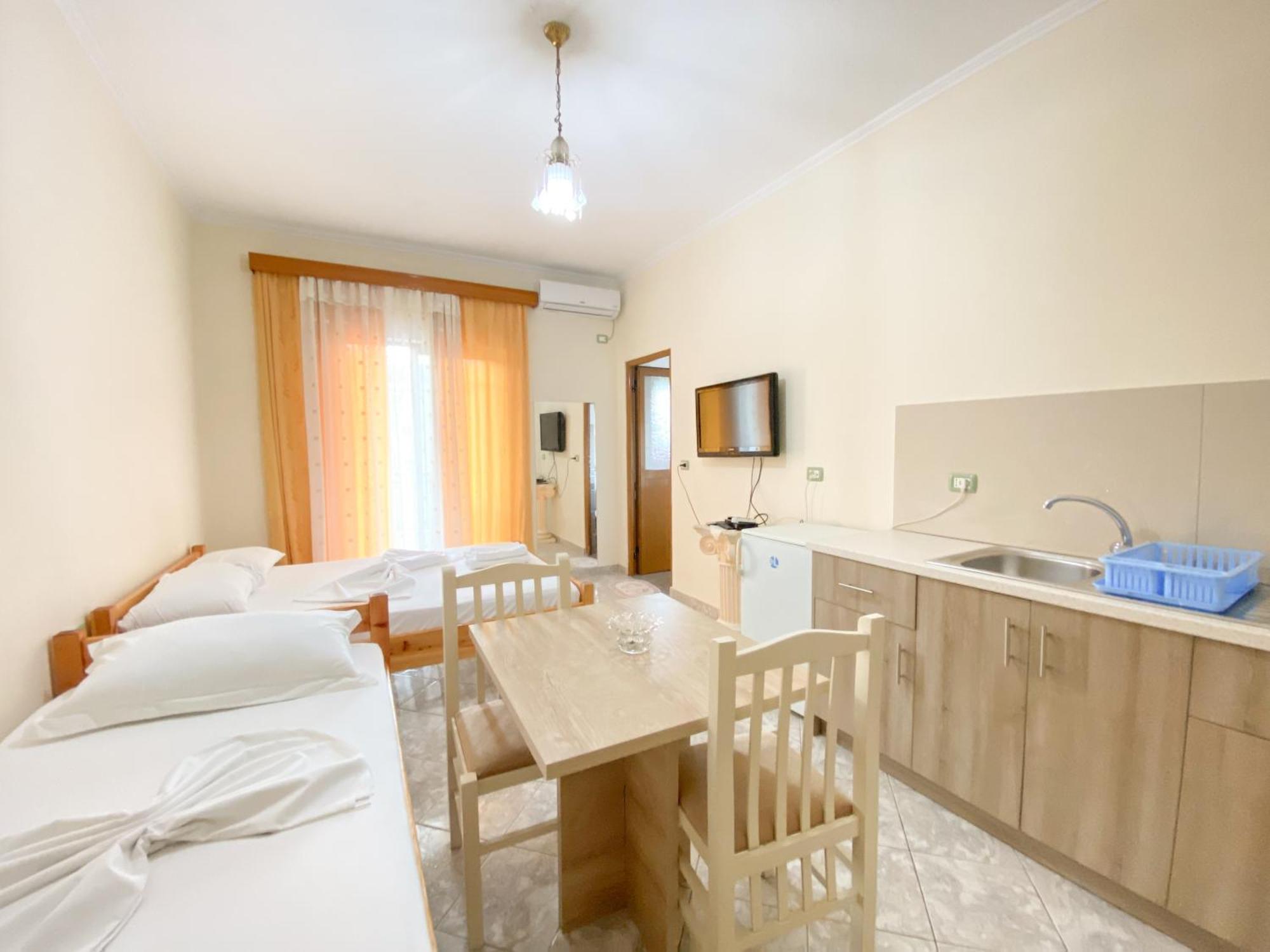 Summerland Saranda Bagian luar foto