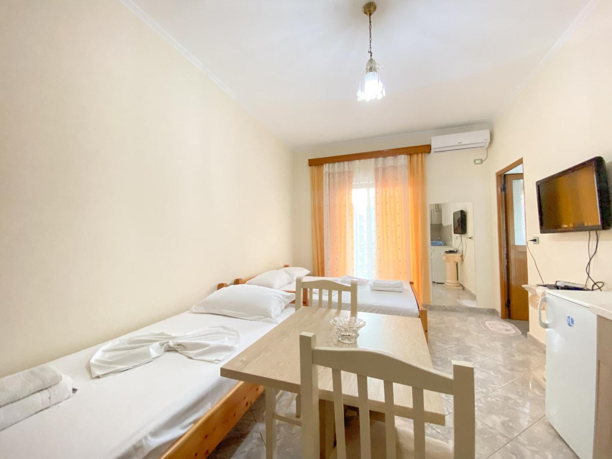 Summerland Saranda Bagian luar foto