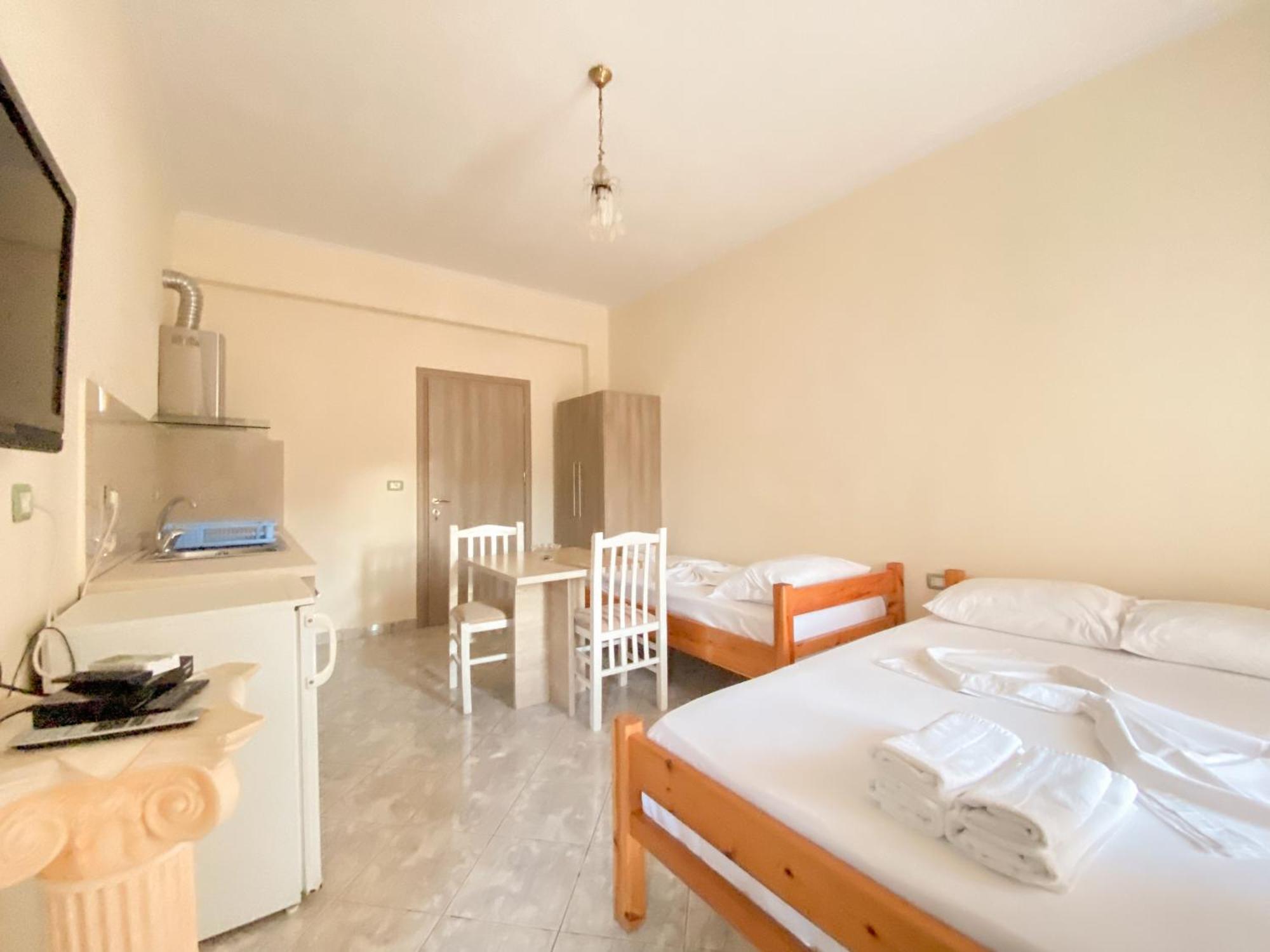 Summerland Saranda Bagian luar foto