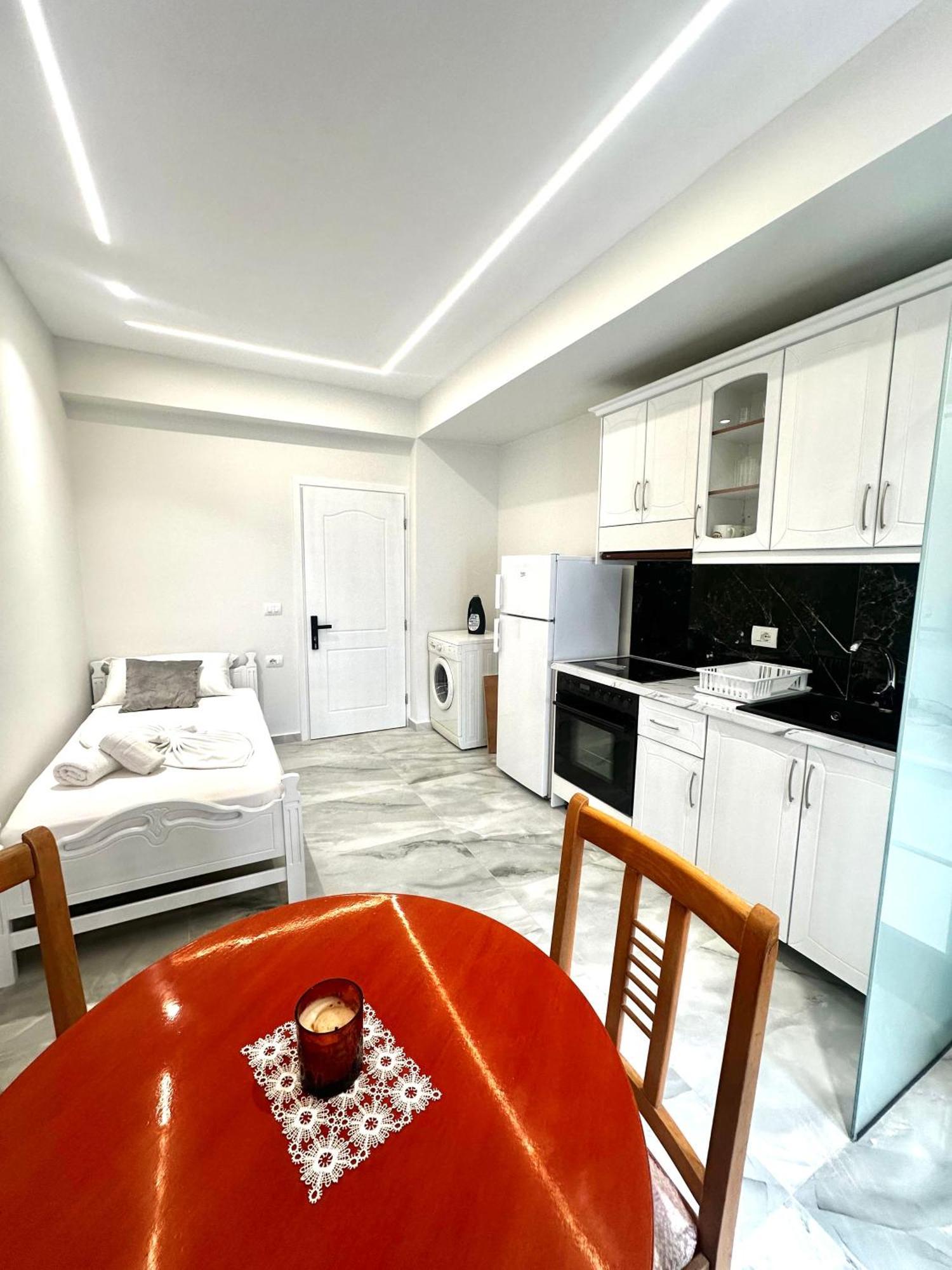 Summerland Saranda Bagian luar foto