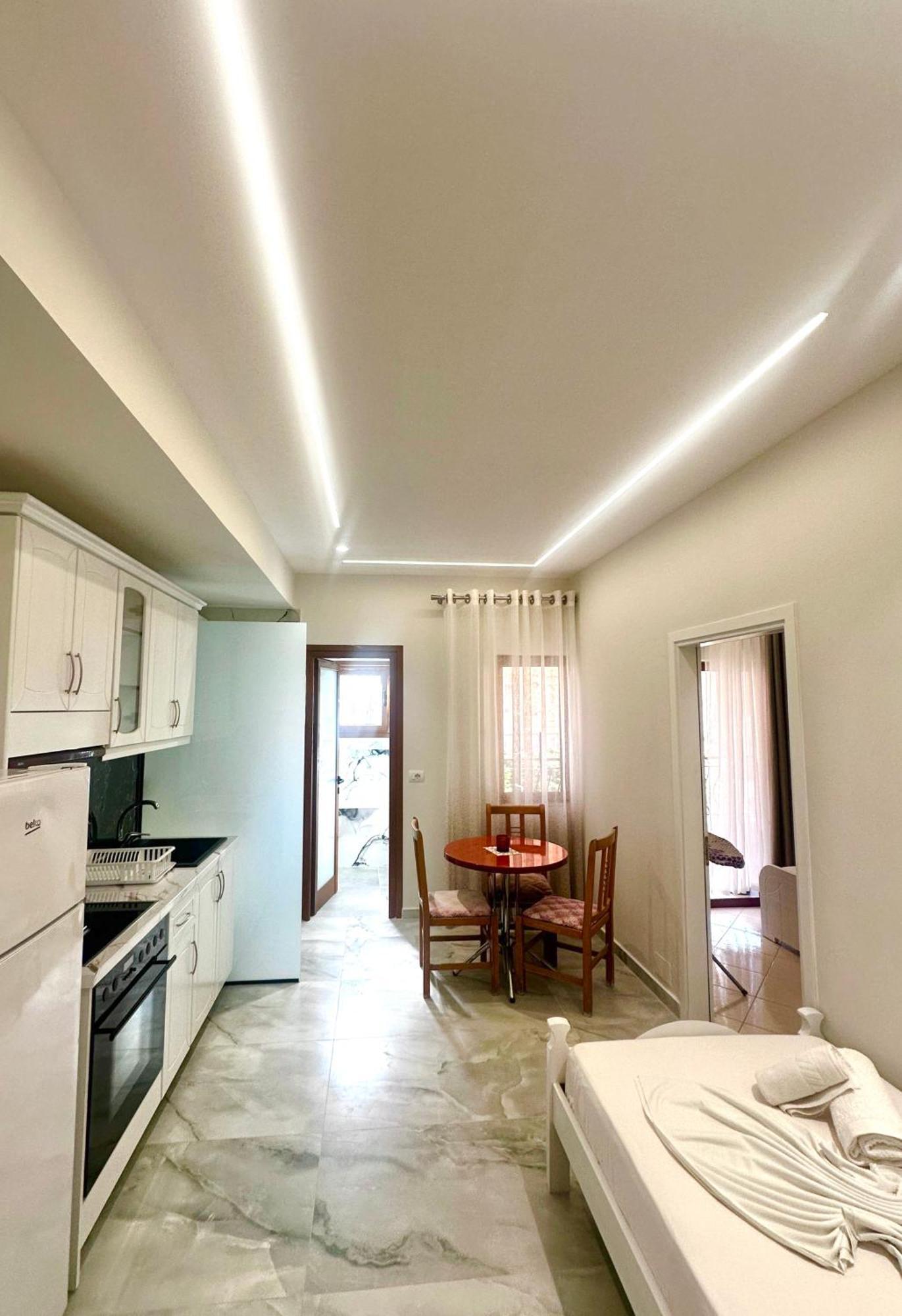 Summerland Saranda Bagian luar foto
